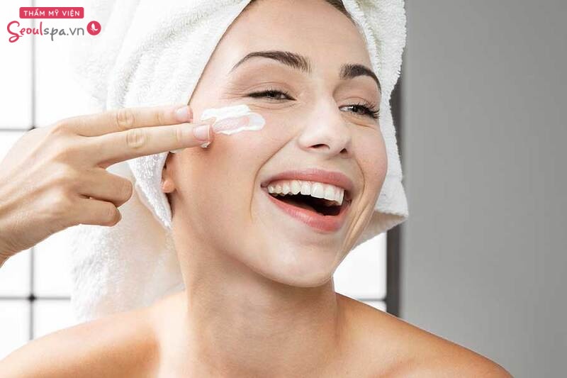 Chăm sóc da đúng cách là cách ngăn ngừa mụn không đầu xuất hiện hiệu quả nhất