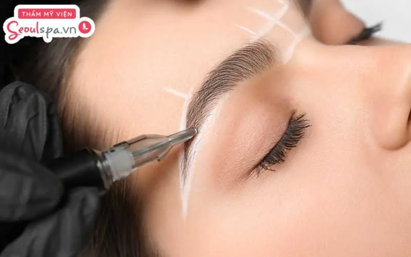 Cho đến thời điểm hiện tại, điêu khắc mày 3D được cho là phương pháp khá lỗi thời và kém hiệu quả trên da dầu
